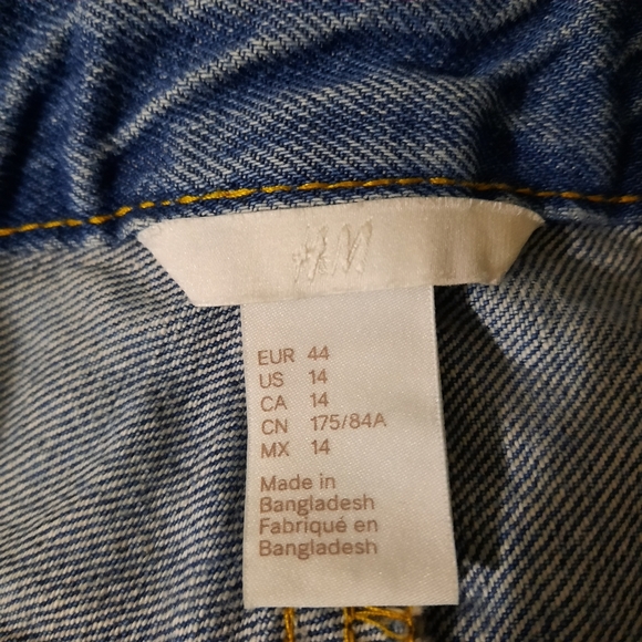 H&M Destressed Denim Skirt - Picture 3 of 3